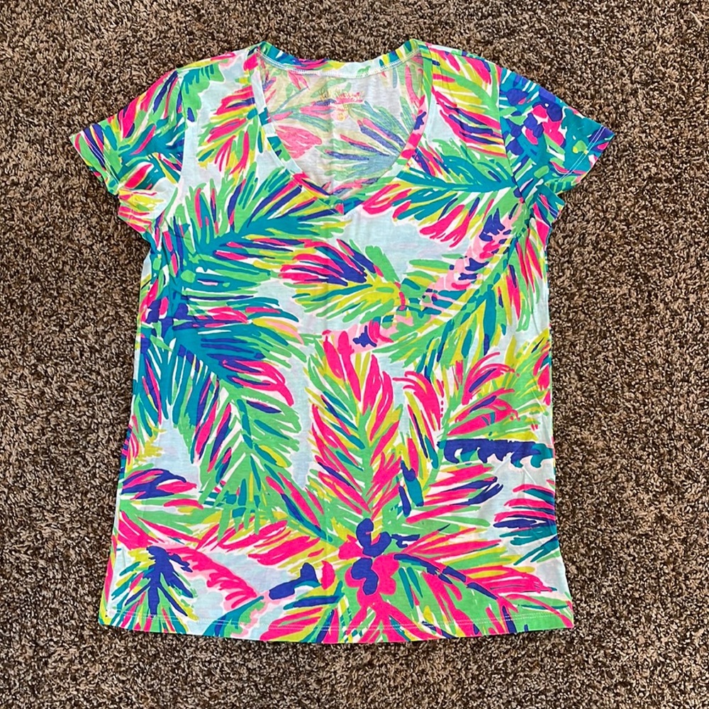 Lily Pulitzer V-neck, Medium